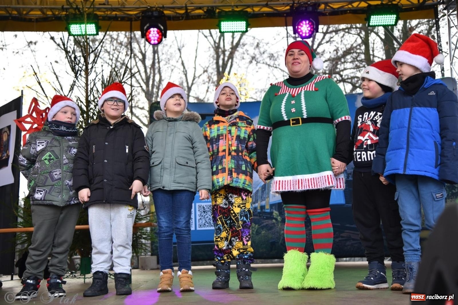 Zdjęcie w galerii na portalu naszraciborz.pl: Bajkowy Zamek Piastowski gościł Pociąg Świątecznych Marzeń [FOTO i WIDEO] wiadomości z regionu
