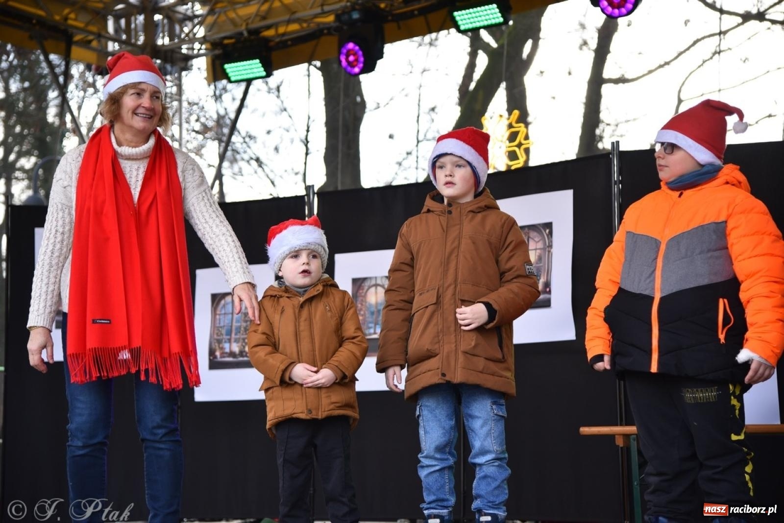 Zdjęcie w galerii na portalu naszraciborz.pl: Bajkowy Zamek Piastowski gościł Pociąg Świątecznych Marzeń [FOTO i WIDEO] wiadomości z regionu