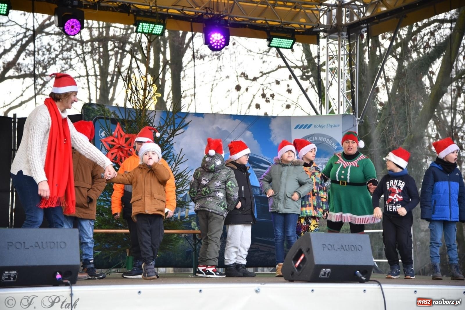 Zdjęcie w galerii na portalu naszraciborz.pl: Bajkowy Zamek Piastowski gościł Pociąg Świątecznych Marzeń [FOTO i WIDEO] wiadomości z regionu