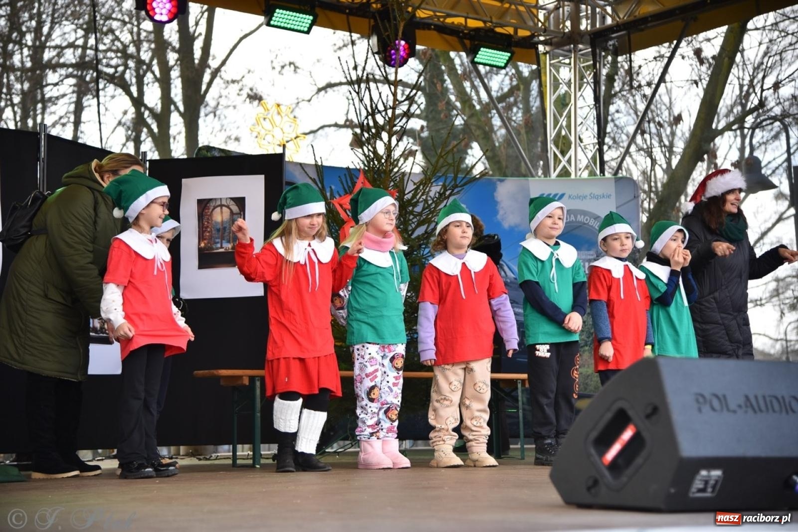 Zdjęcie w galerii na portalu naszraciborz.pl: Bajkowy Zamek Piastowski gościł Pociąg Świątecznych Marzeń [FOTO i WIDEO] wiadomości z regionu
