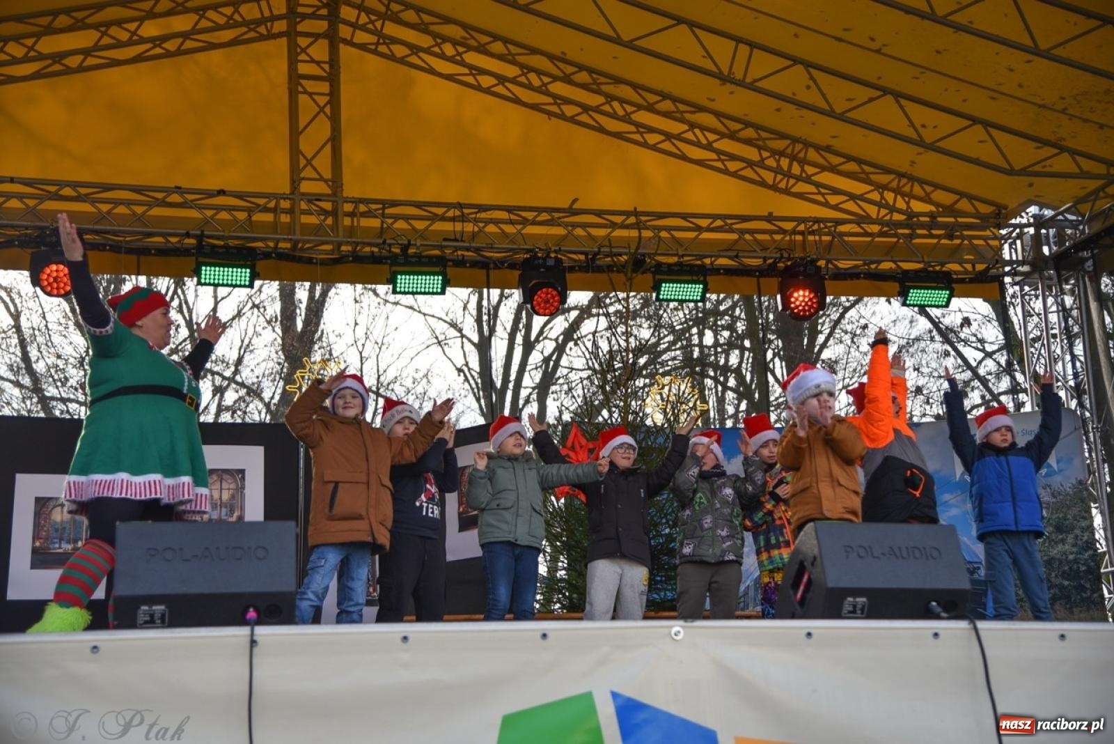 Zdjęcie w galerii na portalu naszraciborz.pl: Bajkowy Zamek Piastowski gościł Pociąg Świątecznych Marzeń [FOTO i WIDEO] wiadomości z regionu