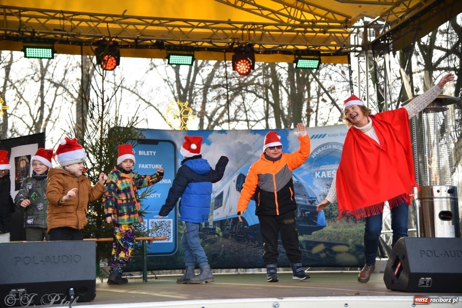 Zdjęcie w galerii na portalu naszraciborz.pl: Bajkowy Zamek Piastowski gościł Pociąg Świątecznych Marzeń [FOTO i WIDEO] wiadomości z regionu