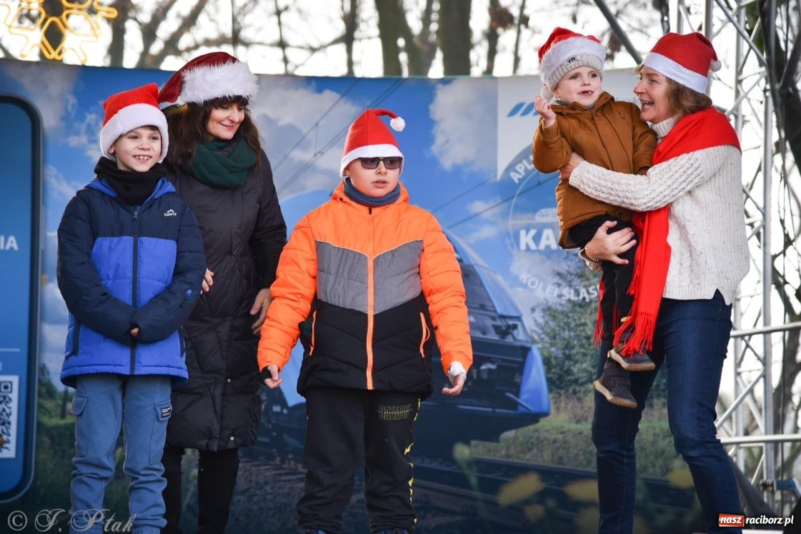 Zdjęcie w galerii na portalu naszraciborz.pl: Bajkowy Zamek Piastowski gościł Pociąg Świątecznych Marzeń [FOTO i WIDEO] wiadomości z regionu