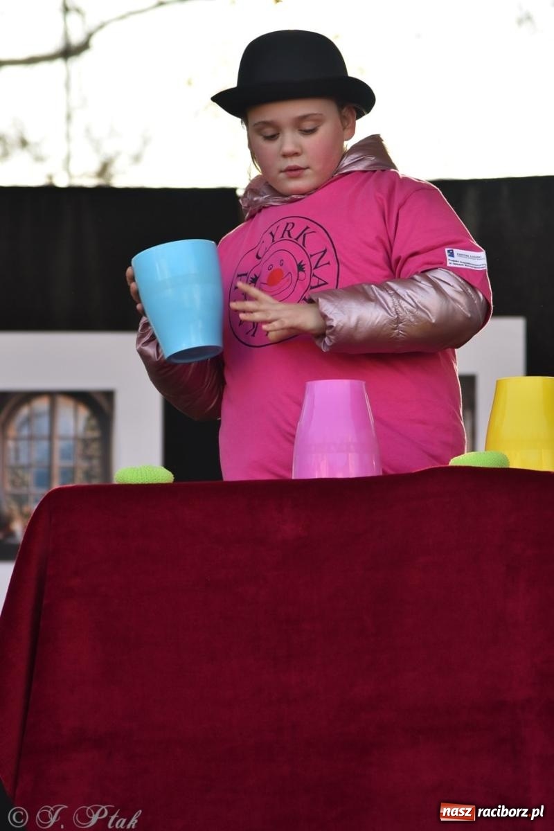 Zdjęcie w galerii na portalu naszraciborz.pl: Bajkowy Zamek Piastowski gościł Pociąg Świątecznych Marzeń [FOTO i WIDEO] wiadomości z regionu