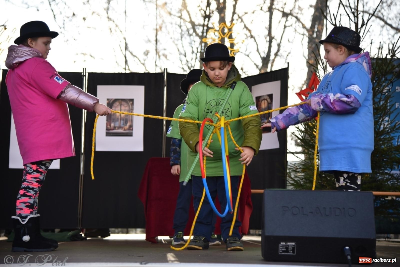 Zdjęcie w galerii na portalu naszraciborz.pl: Bajkowy Zamek Piastowski gościł Pociąg Świątecznych Marzeń [FOTO i WIDEO] wiadomości z regionu