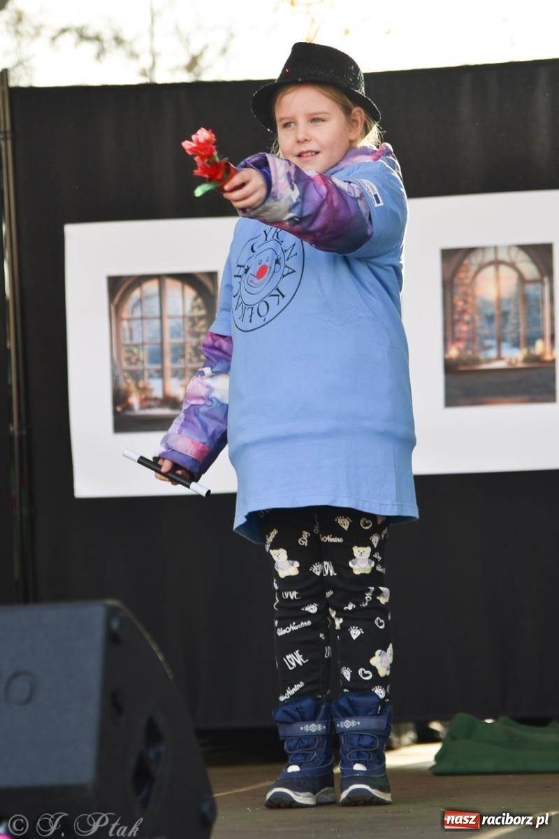 Zdjęcie w galerii na portalu naszraciborz.pl: Bajkowy Zamek Piastowski gościł Pociąg Świątecznych Marzeń [FOTO i WIDEO] wiadomości z regionu