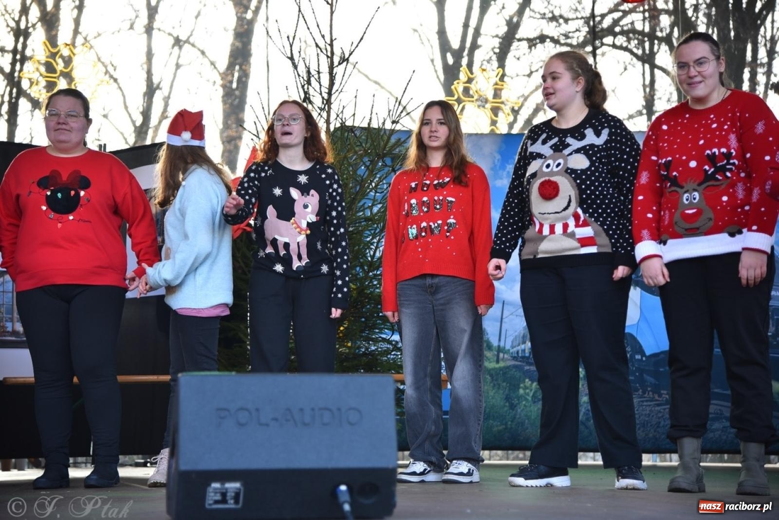 Zdjęcie w galerii na portalu naszraciborz.pl: Bajkowy Zamek Piastowski gościł Pociąg Świątecznych Marzeń [FOTO i WIDEO] wiadomości z regionu