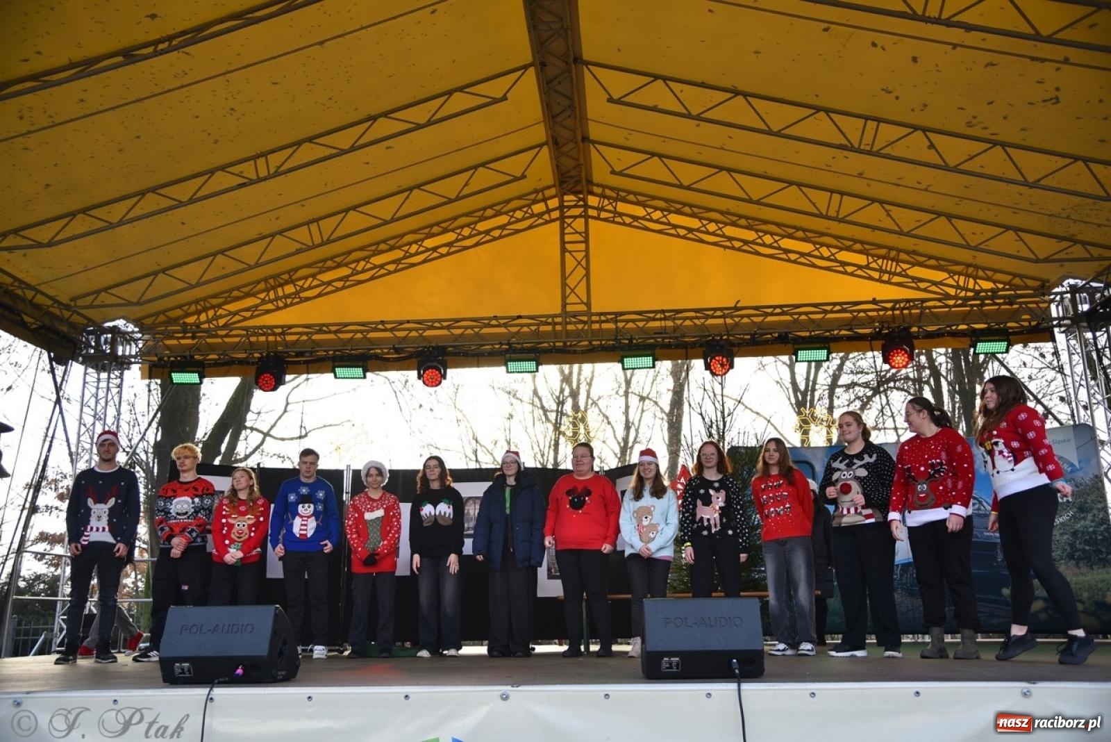 Zdjęcie w galerii na portalu naszraciborz.pl: Bajkowy Zamek Piastowski gościł Pociąg Świątecznych Marzeń [FOTO i WIDEO] wiadomości z regionu