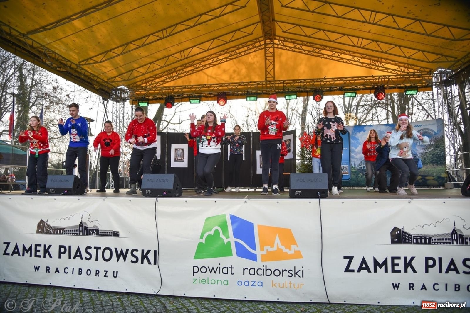 Zdjęcie w galerii na portalu naszraciborz.pl: Bajkowy Zamek Piastowski gościł Pociąg Świątecznych Marzeń [FOTO i WIDEO] wiadomości z regionu