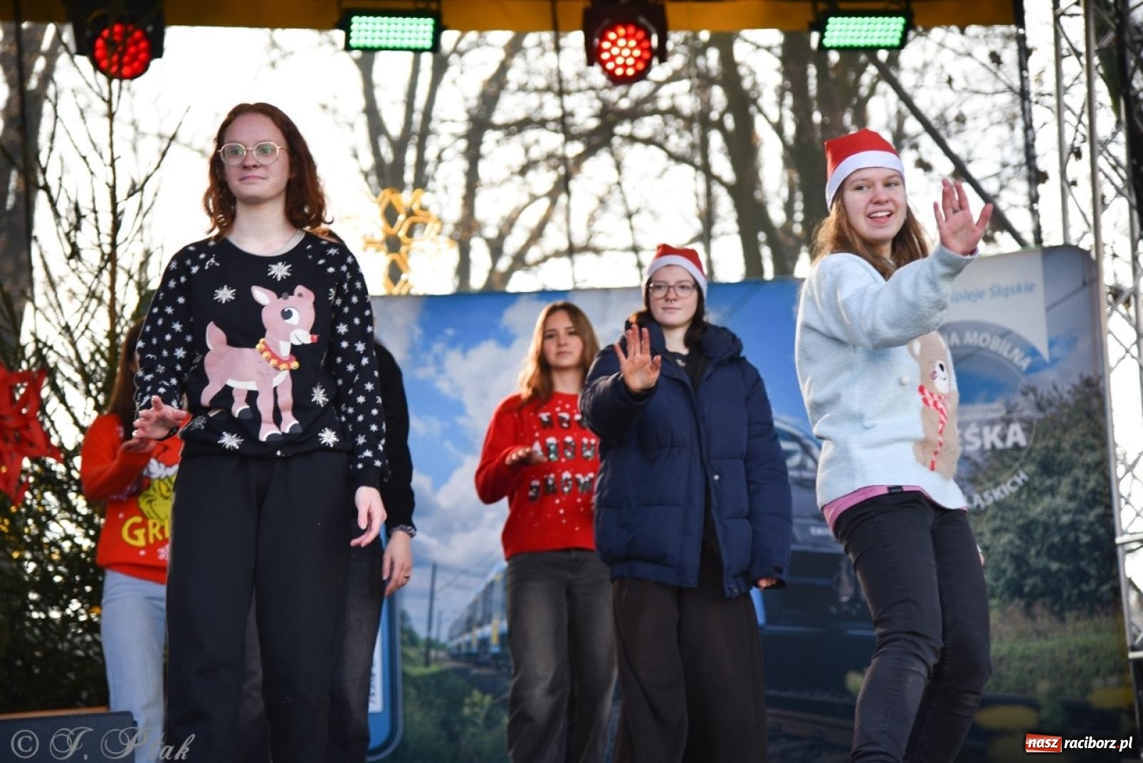 Zdjęcie w galerii na portalu naszraciborz.pl: Bajkowy Zamek Piastowski gościł Pociąg Świątecznych Marzeń [FOTO i WIDEO] wiadomości z regionu