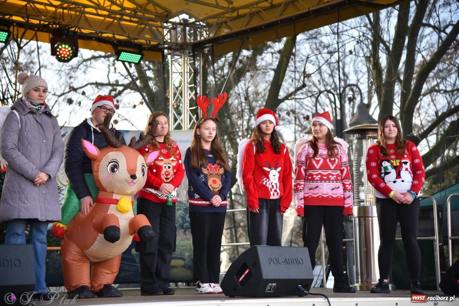 Zdjęcie w galerii na portalu naszraciborz.pl: Bajkowy Zamek Piastowski gościł Pociąg Świątecznych Marzeń [FOTO i WIDEO] wiadomości z regionu
