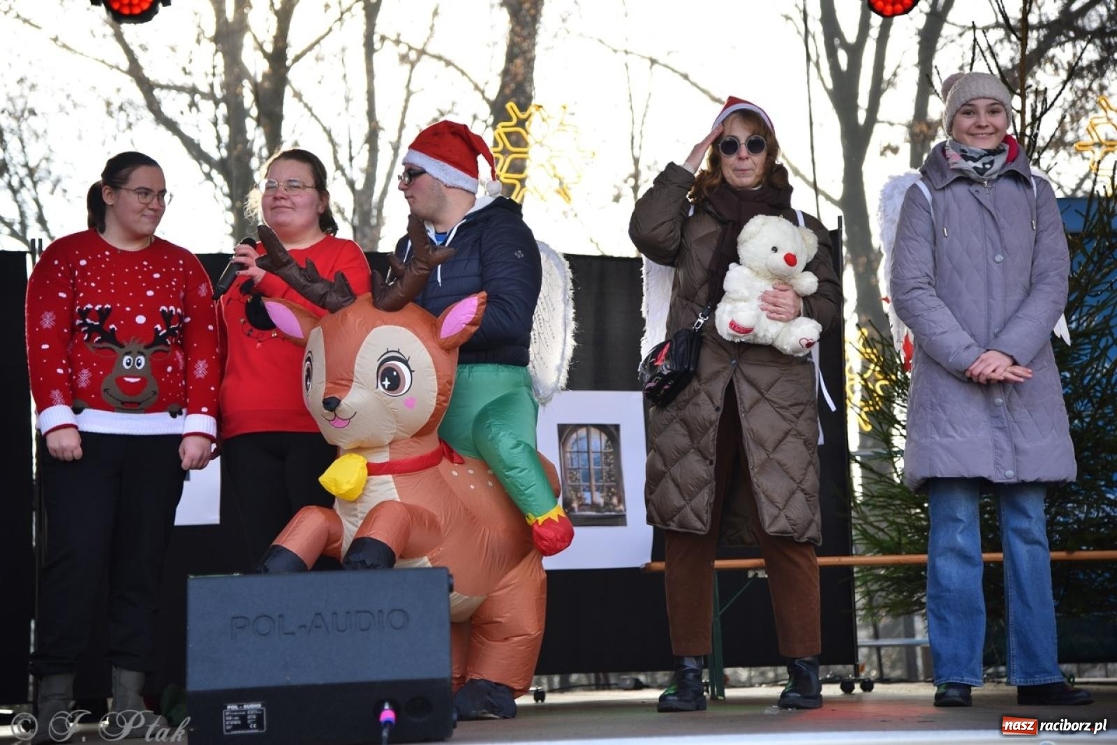 Zdjęcie w galerii na portalu naszraciborz.pl: Bajkowy Zamek Piastowski gościł Pociąg Świątecznych Marzeń [FOTO i WIDEO] wiadomości z regionu