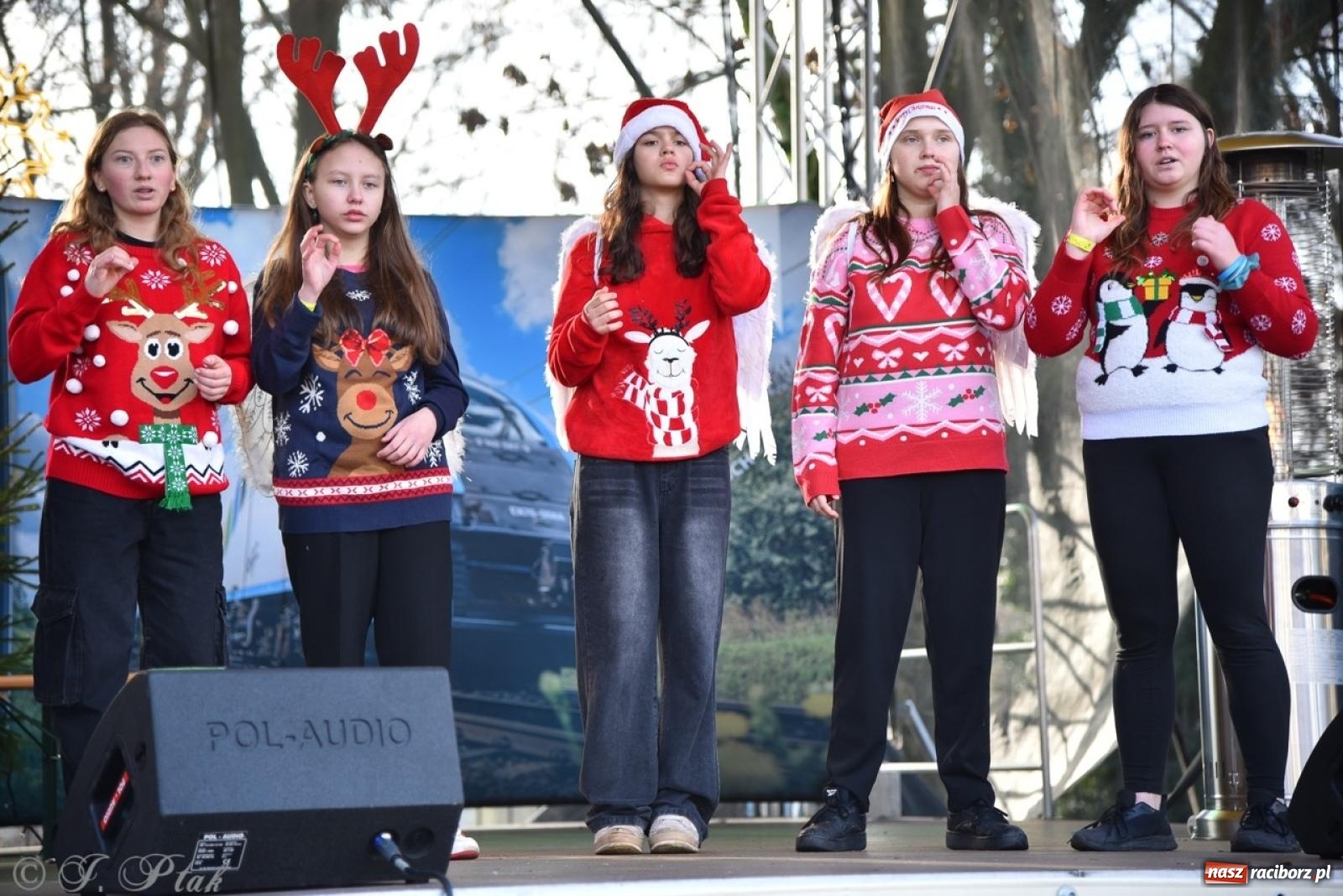 Zdjęcie w galerii na portalu naszraciborz.pl: Bajkowy Zamek Piastowski gościł Pociąg Świątecznych Marzeń [FOTO i WIDEO] wiadomości z regionu