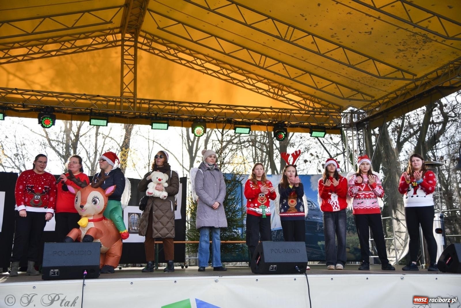 Zdjęcie w galerii na portalu naszraciborz.pl: Bajkowy Zamek Piastowski gościł Pociąg Świątecznych Marzeń [FOTO i WIDEO] wiadomości z regionu