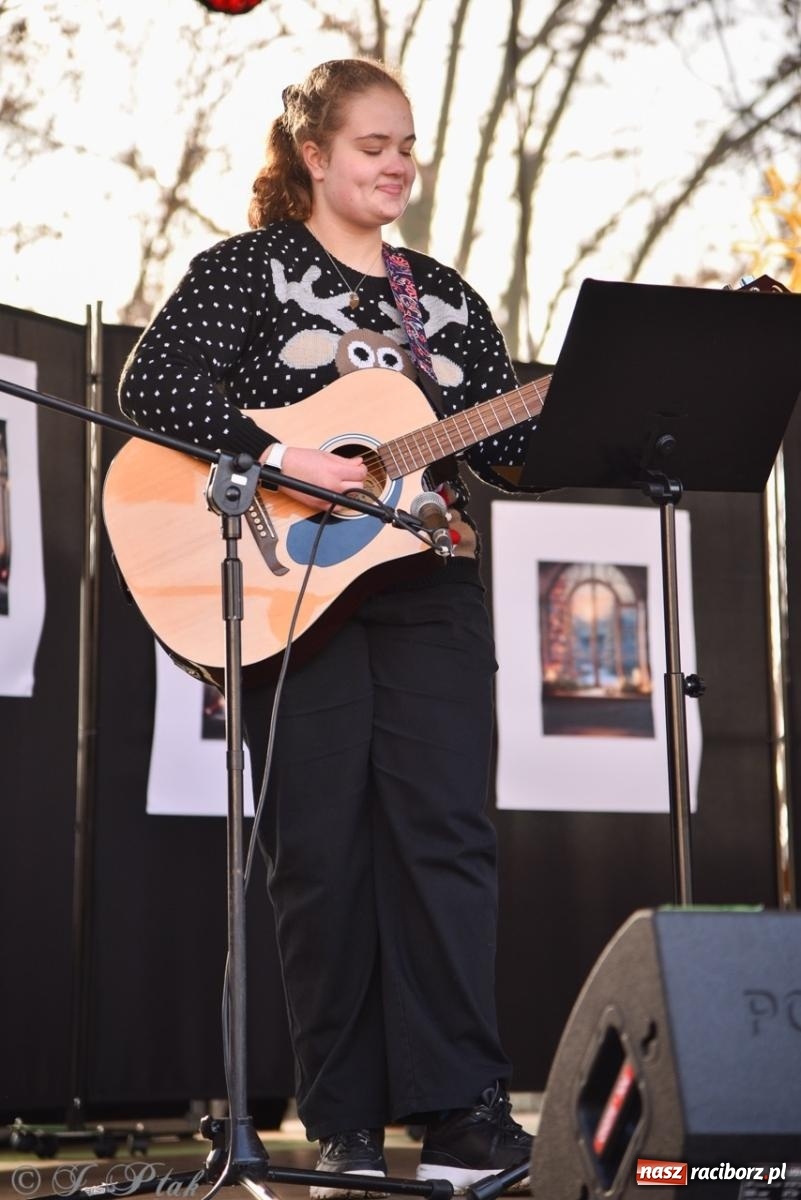 Zdjęcie w galerii na portalu naszraciborz.pl: Bajkowy Zamek Piastowski gościł Pociąg Świątecznych Marzeń [FOTO i WIDEO] wiadomości z regionu