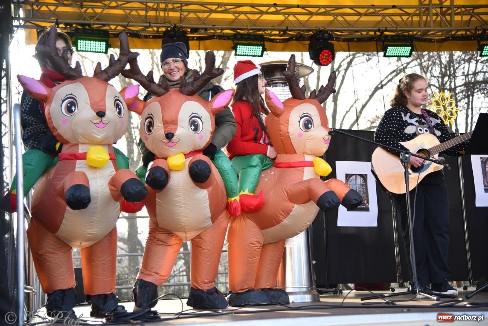 Zdjęcie w galerii na portalu naszraciborz.pl: Bajkowy Zamek Piastowski gościł Pociąg Świątecznych Marzeń [FOTO i WIDEO] wiadomości z regionu