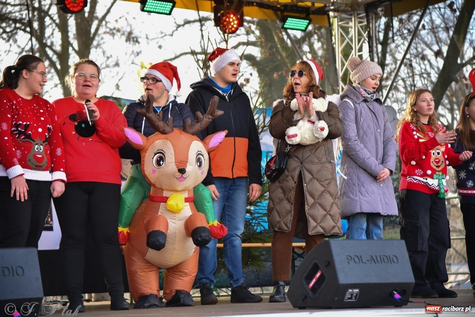 Zdjęcie w galerii na portalu naszraciborz.pl: Bajkowy Zamek Piastowski gościł Pociąg Świątecznych Marzeń [FOTO i WIDEO] wiadomości z regionu