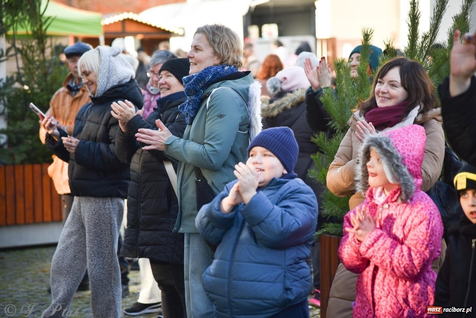 Zdjęcie w galerii na portalu naszraciborz.pl: Bajkowy Zamek Piastowski gościł Pociąg Świątecznych Marzeń [FOTO i WIDEO] wiadomości z regionu