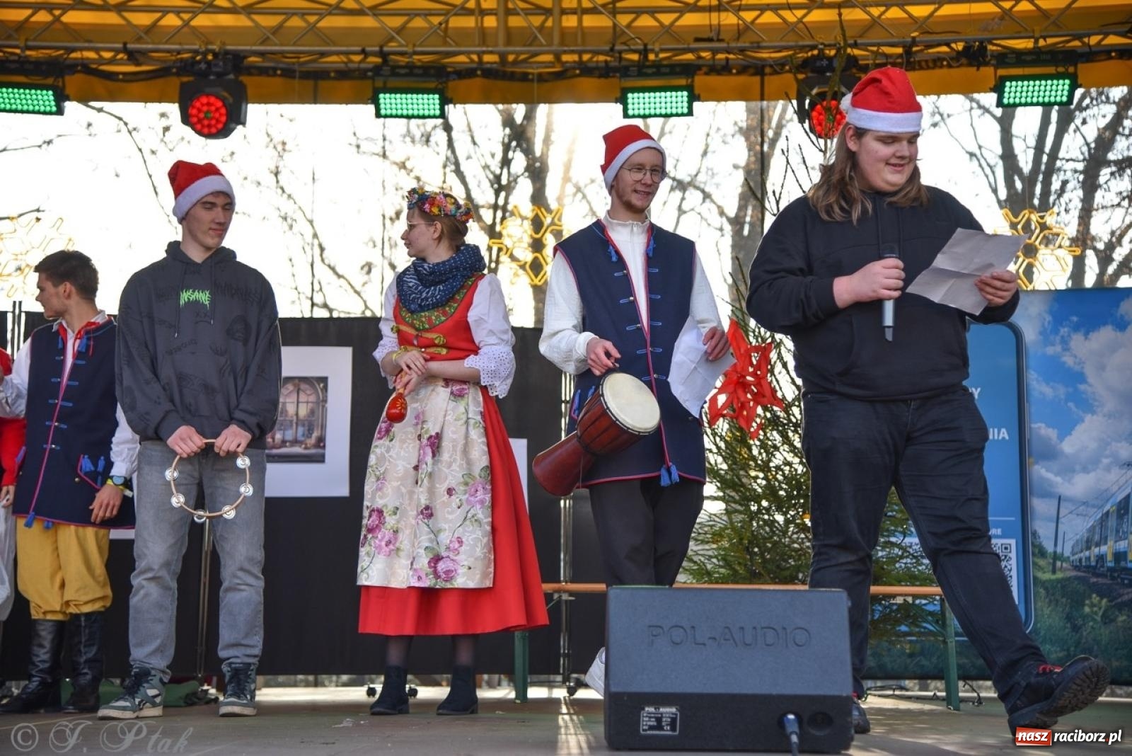 Zdjęcie w galerii na portalu naszraciborz.pl: Bajkowy Zamek Piastowski gościł Pociąg Świątecznych Marzeń [FOTO i WIDEO] wiadomości z regionu