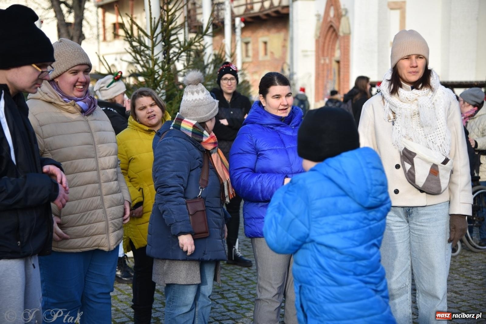 Zdjęcie w galerii na portalu naszraciborz.pl: Bajkowy Zamek Piastowski gościł Pociąg Świątecznych Marzeń [FOTO i WIDEO] wiadomości z regionu