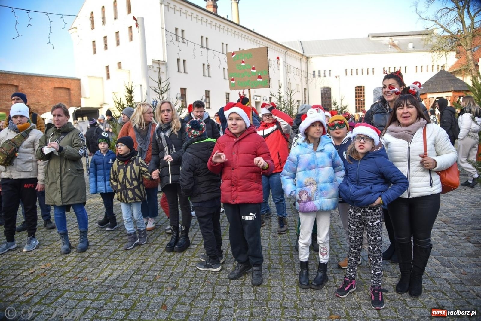 Zdjęcie w galerii na portalu naszraciborz.pl: Bajkowy Zamek Piastowski gościł Pociąg Świątecznych Marzeń [FOTO i WIDEO] wiadomości z regionu