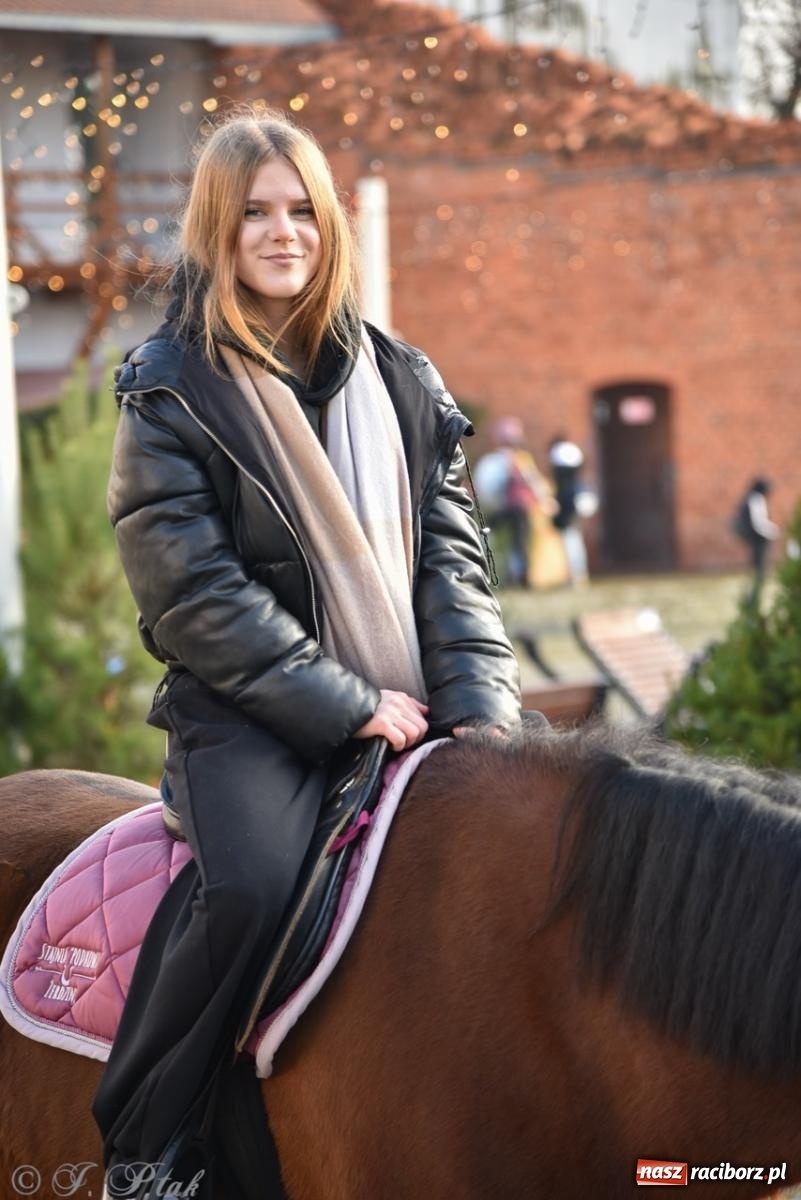 Zdjęcie w galerii na portalu naszraciborz.pl: Bajkowy Zamek Piastowski gościł Pociąg Świątecznych Marzeń [FOTO i WIDEO] wiadomości z regionu