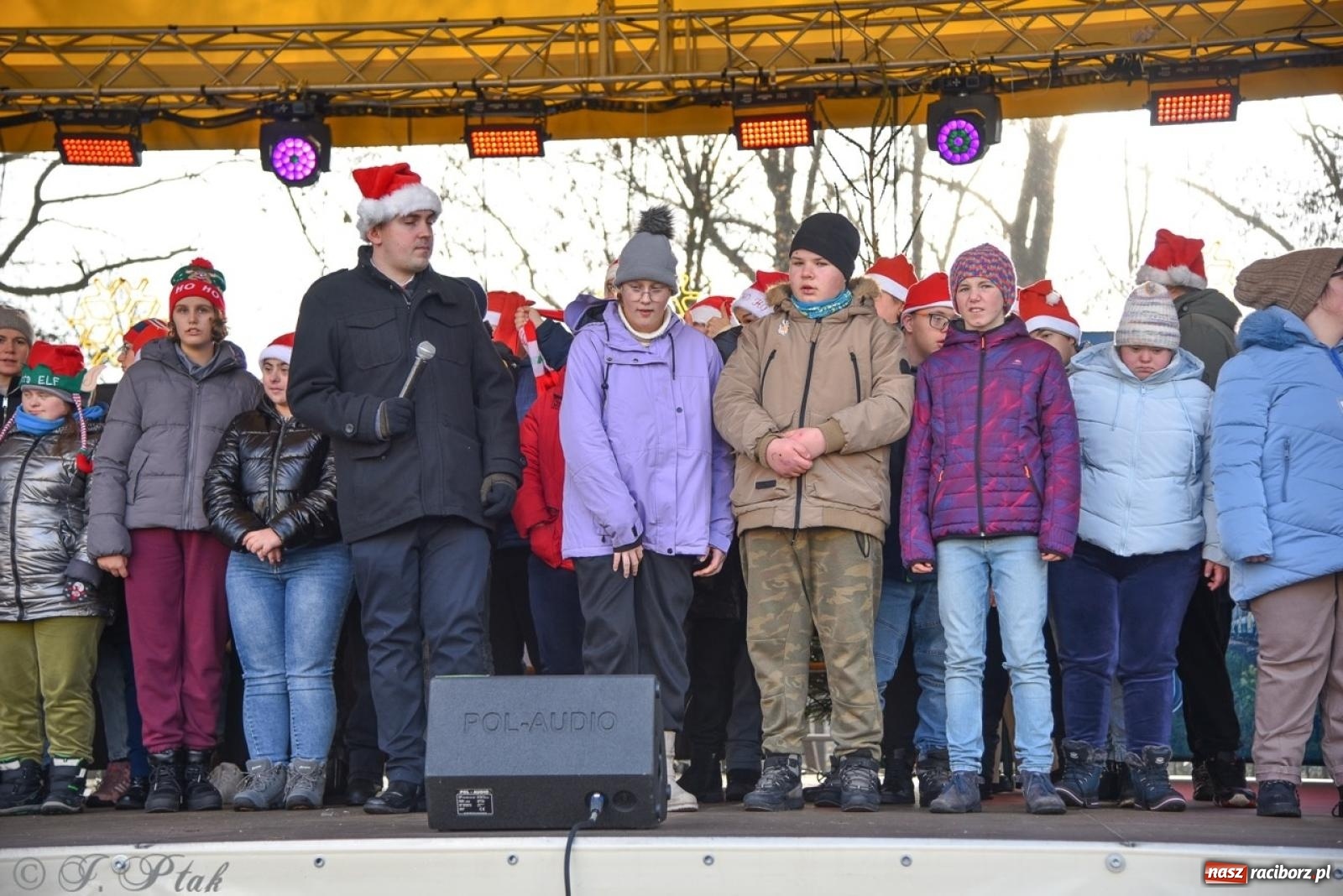 Zdjęcie w galerii na portalu naszraciborz.pl: Bajkowy Zamek Piastowski gościł Pociąg Świątecznych Marzeń [FOTO i WIDEO] wiadomości z regionu