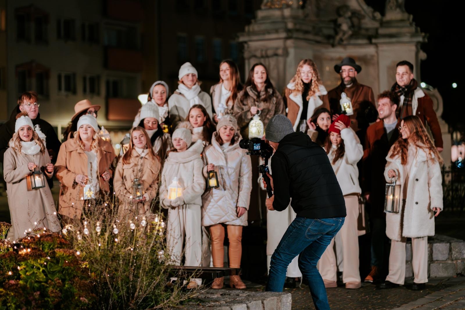 Zdjęcie w galerii na portalu naszraciborz.pl: MY SOM STOND wraca do Raciborza – teledysk Świąteczny Psalm już dostępny wiadomości z regionu