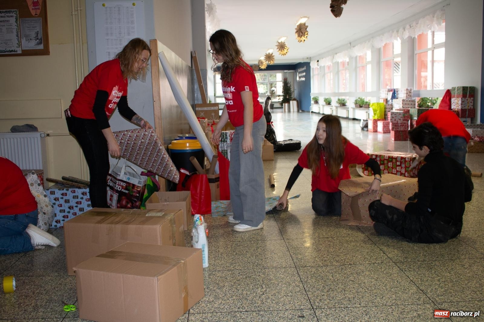 Zdjęcie w galerii na portalu naszraciborz.pl: Weekend Cudów Szlachetnej Paczki w Raciborzu – 26 rodzin otrzymało pomoc wiadomości z regionu