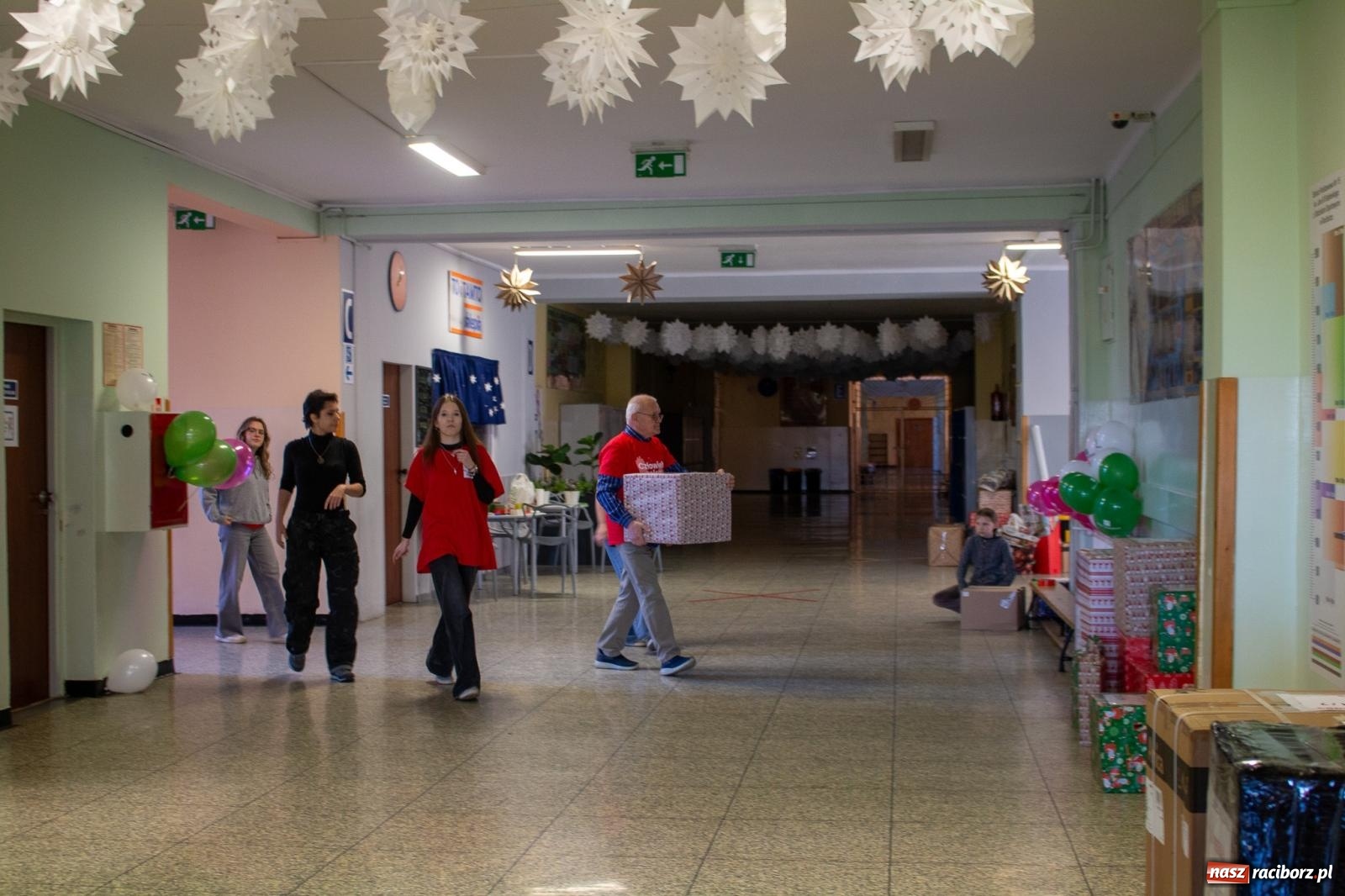 Zdjęcie w galerii na portalu naszraciborz.pl: Weekend Cudów Szlachetnej Paczki w Raciborzu – 26 rodzin otrzymało pomoc wiadomości z regionu