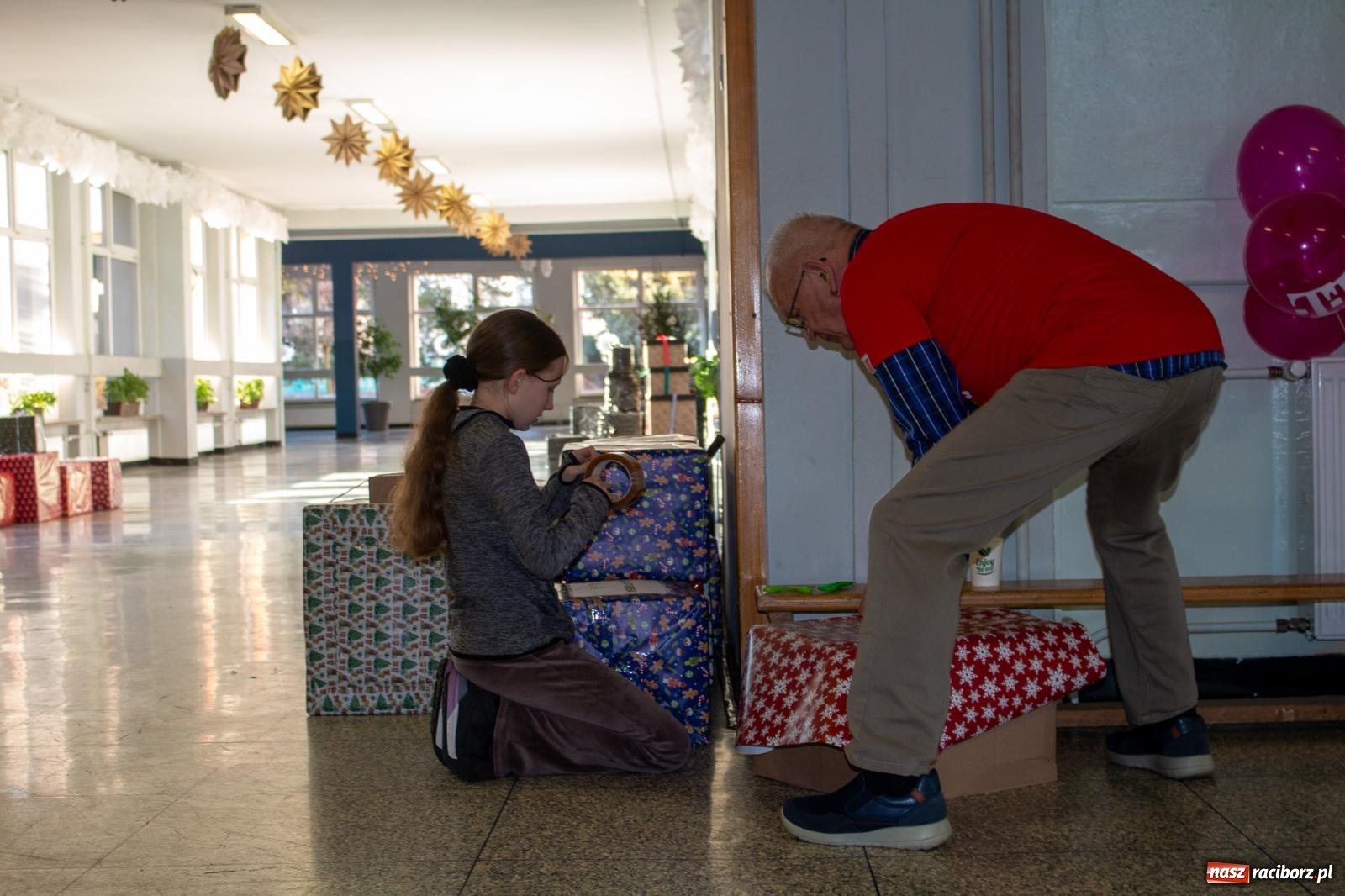 Zdjęcie w galerii na portalu naszraciborz.pl: Weekend Cudów Szlachetnej Paczki w Raciborzu – 26 rodzin otrzymało pomoc wiadomości z regionu