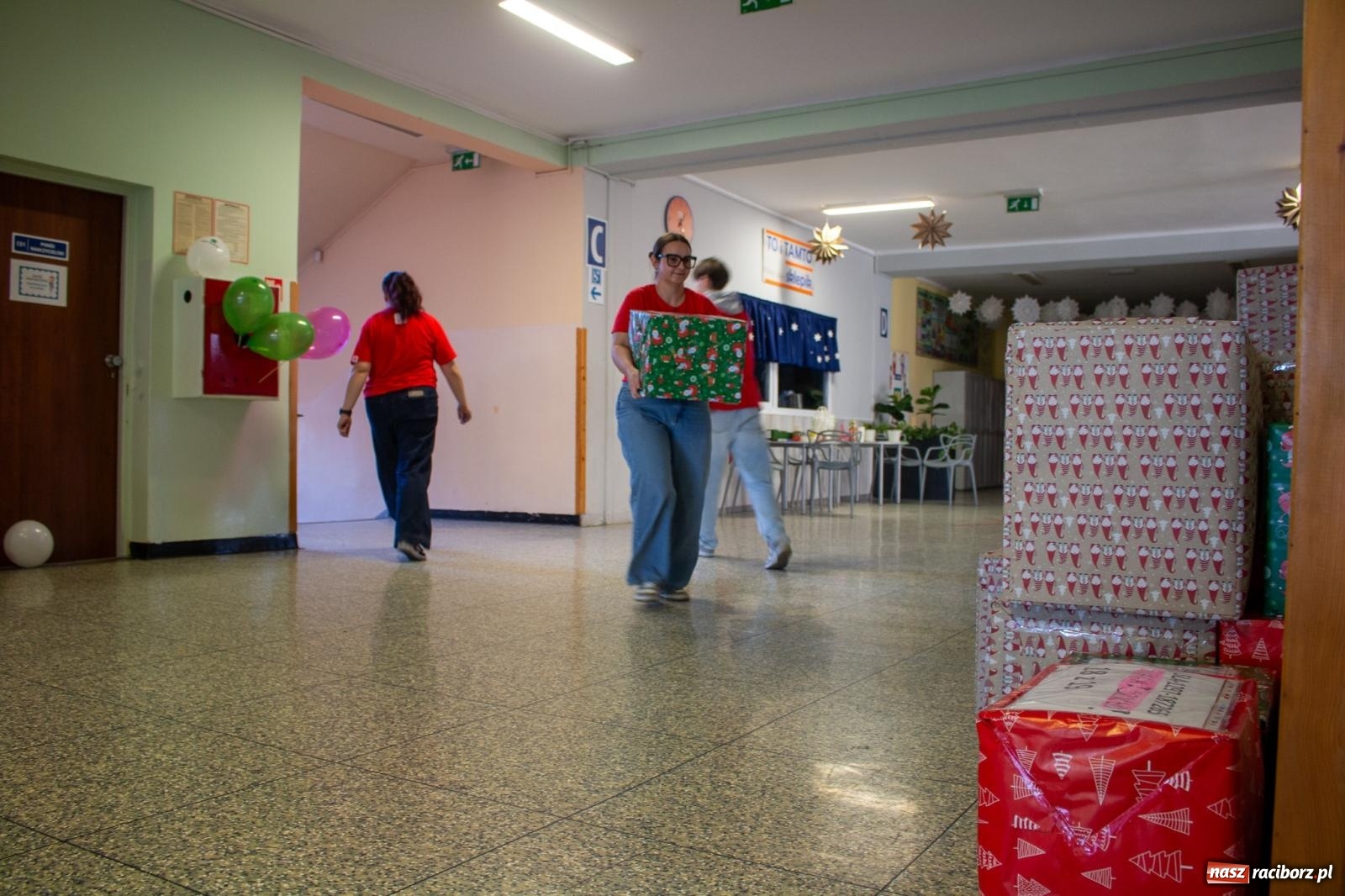 Zdjęcie w galerii na portalu naszraciborz.pl: Weekend Cudów Szlachetnej Paczki w Raciborzu – 26 rodzin otrzymało pomoc wiadomości z regionu