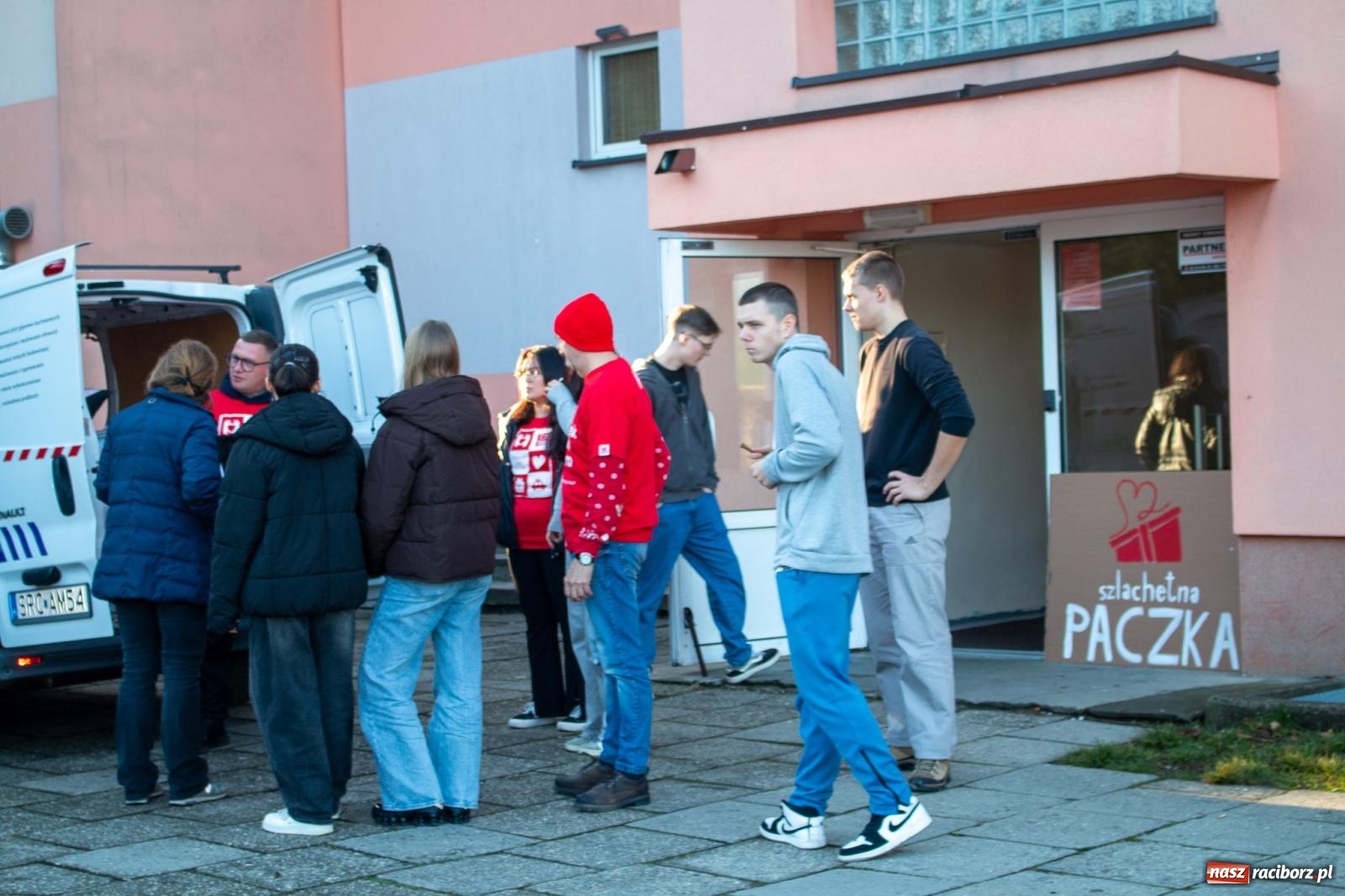 Zdjęcie w galerii na portalu naszraciborz.pl: Weekend Cudów Szlachetnej Paczki w Raciborzu – 26 rodzin otrzymało pomoc wiadomości z regionu