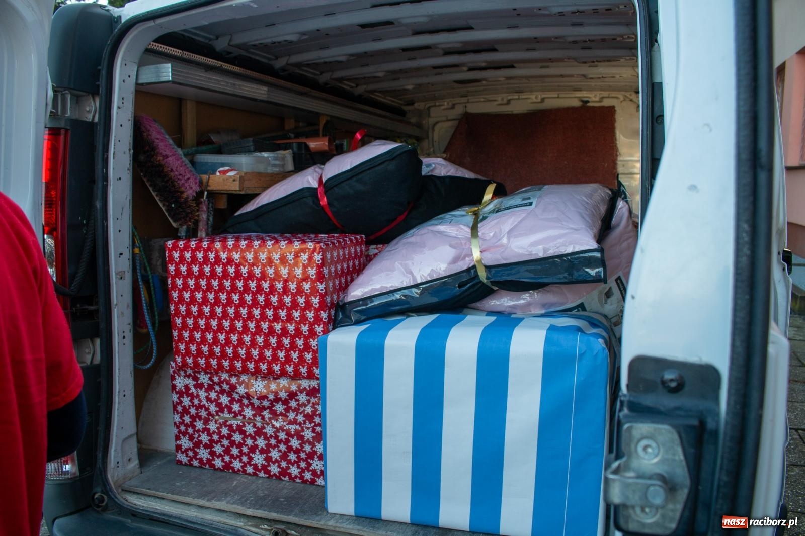 Zdjęcie w galerii na portalu naszraciborz.pl: Weekend Cudów Szlachetnej Paczki w Raciborzu – 26 rodzin otrzymało pomoc wiadomości z regionu