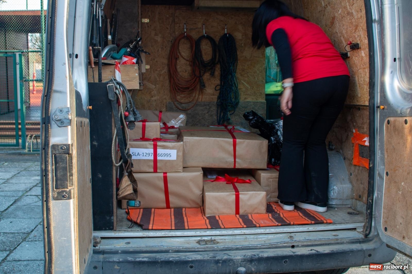 Zdjęcie w galerii na portalu naszraciborz.pl: Weekend Cudów Szlachetnej Paczki w Raciborzu – 26 rodzin otrzymało pomoc wiadomości z regionu