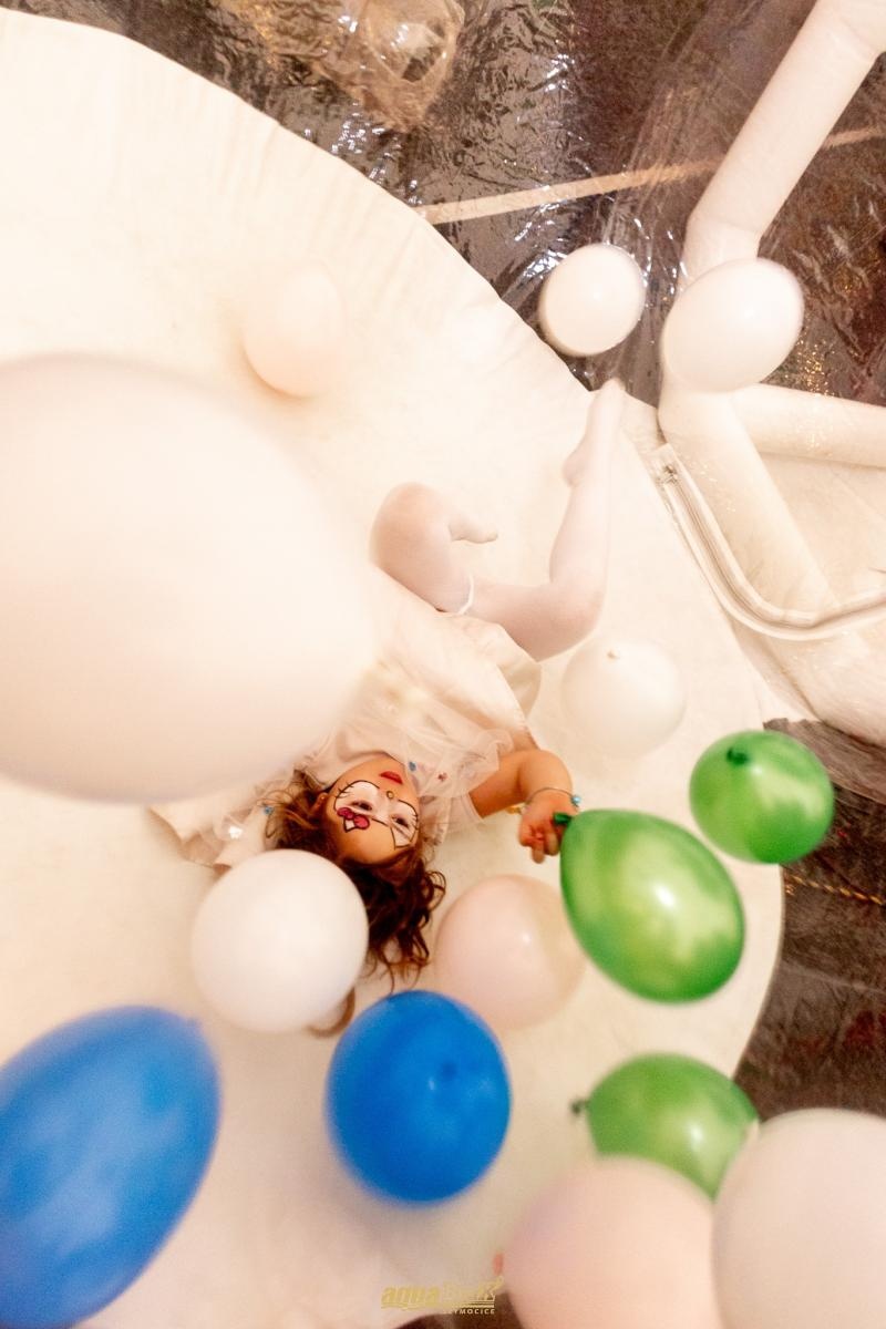 Zdjęcie w galerii na portalu naszraciborz.pl: Pierwsze Mikołajki w AquaBrax. Świąteczna baśń w Szymocicach wiadomości z regionu