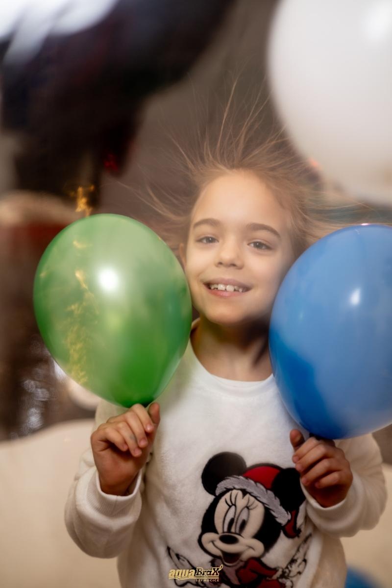 Zdjęcie w galerii na portalu naszraciborz.pl: Pierwsze Mikołajki w AquaBrax. Świąteczna baśń w Szymocicach wiadomości z regionu