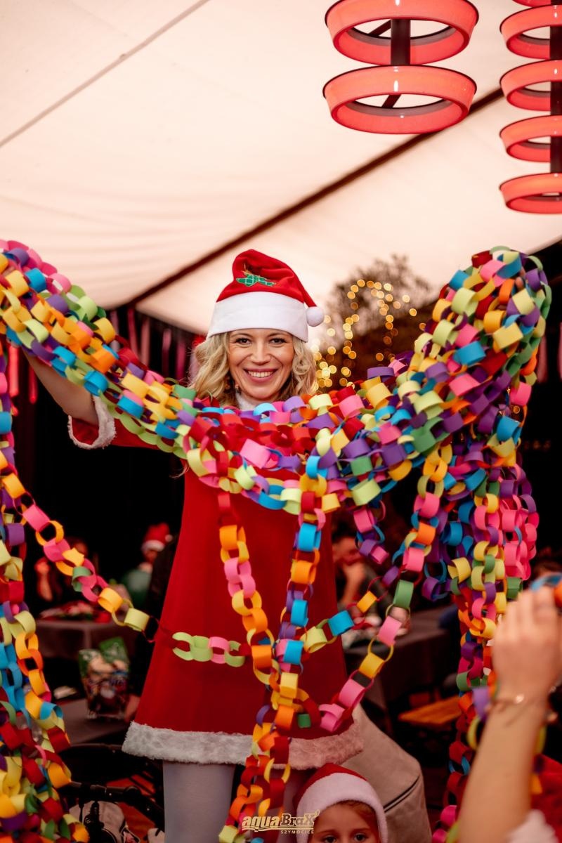 Zdjęcie w galerii na portalu naszraciborz.pl: Pierwsze Mikołajki w AquaBrax. Świąteczna baśń w Szymocicach wiadomości z regionu