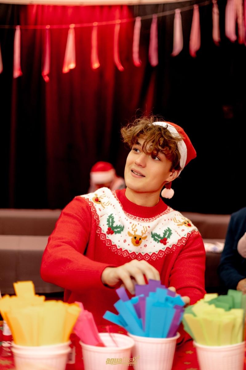 Zdjęcie w galerii na portalu naszraciborz.pl: Pierwsze Mikołajki w AquaBrax. Świąteczna baśń w Szymocicach wiadomości z regionu