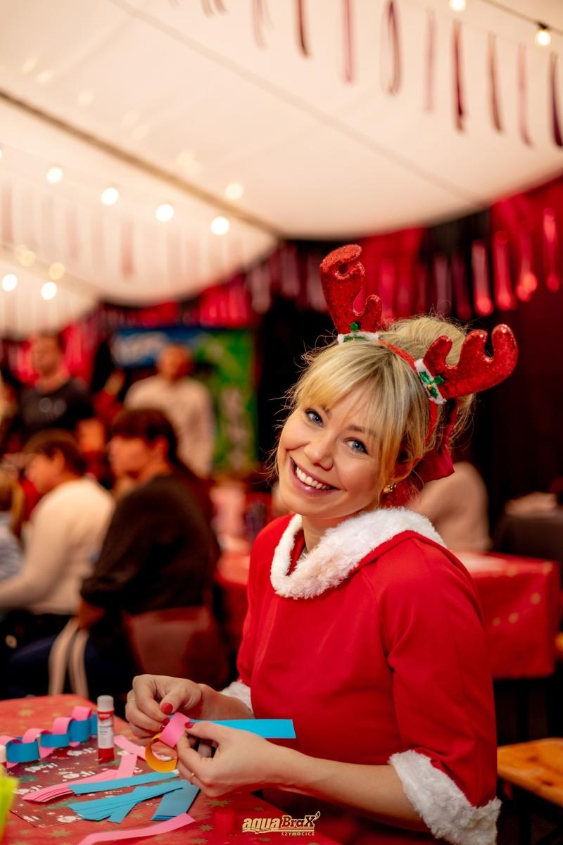 Zdjęcie w galerii na portalu naszraciborz.pl: Pierwsze Mikołajki w AquaBrax. Świąteczna baśń w Szymocicach wiadomości z regionu