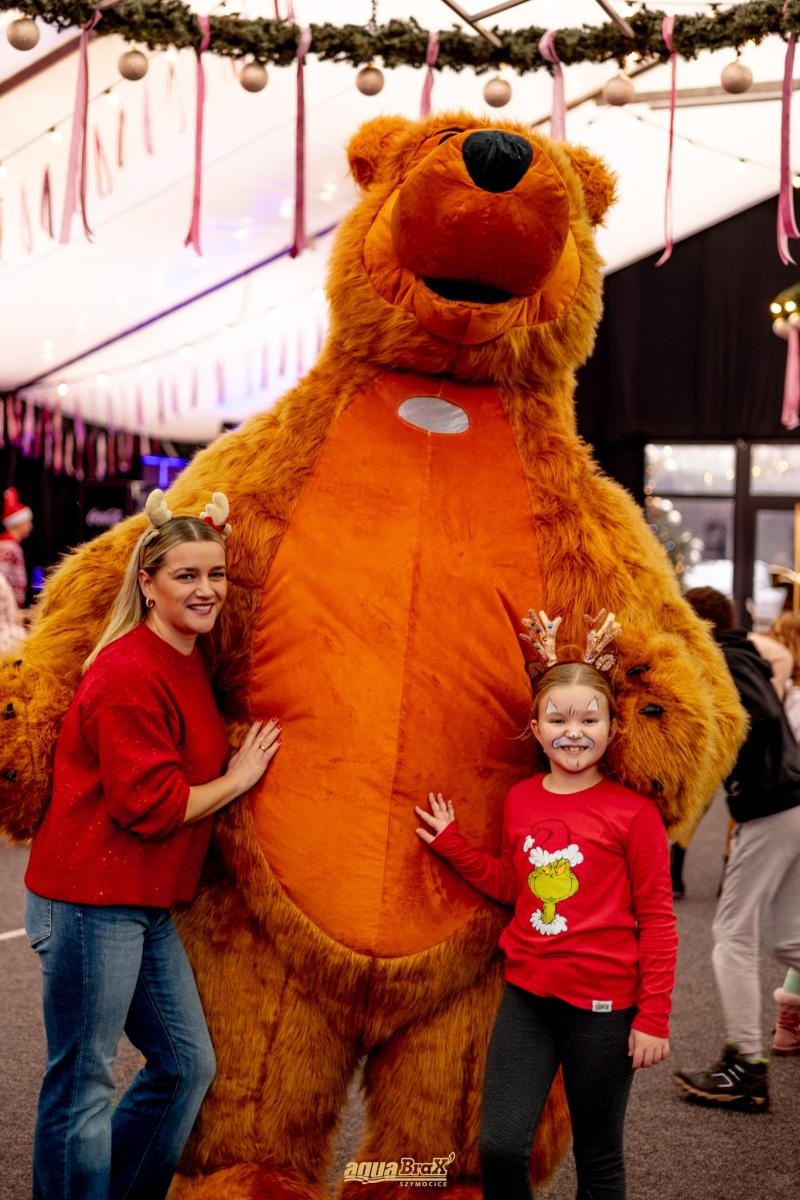 Zdjęcie w galerii na portalu naszraciborz.pl: Pierwsze Mikołajki w AquaBrax. Świąteczna baśń w Szymocicach wiadomości z regionu