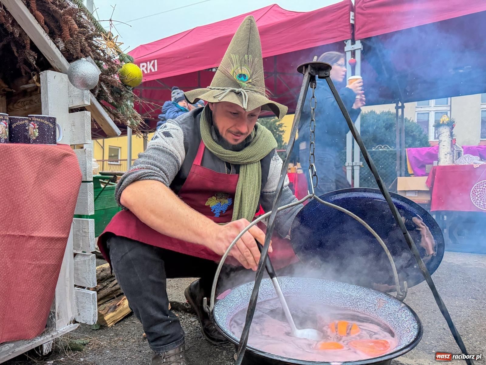 Zdjęcie w galerii na portalu naszraciborz.pl: Jarmark bożonarodzeniowy w Krowiarkach. Rodzinna atmosfera i świąteczne emocje wiadomości z regionu