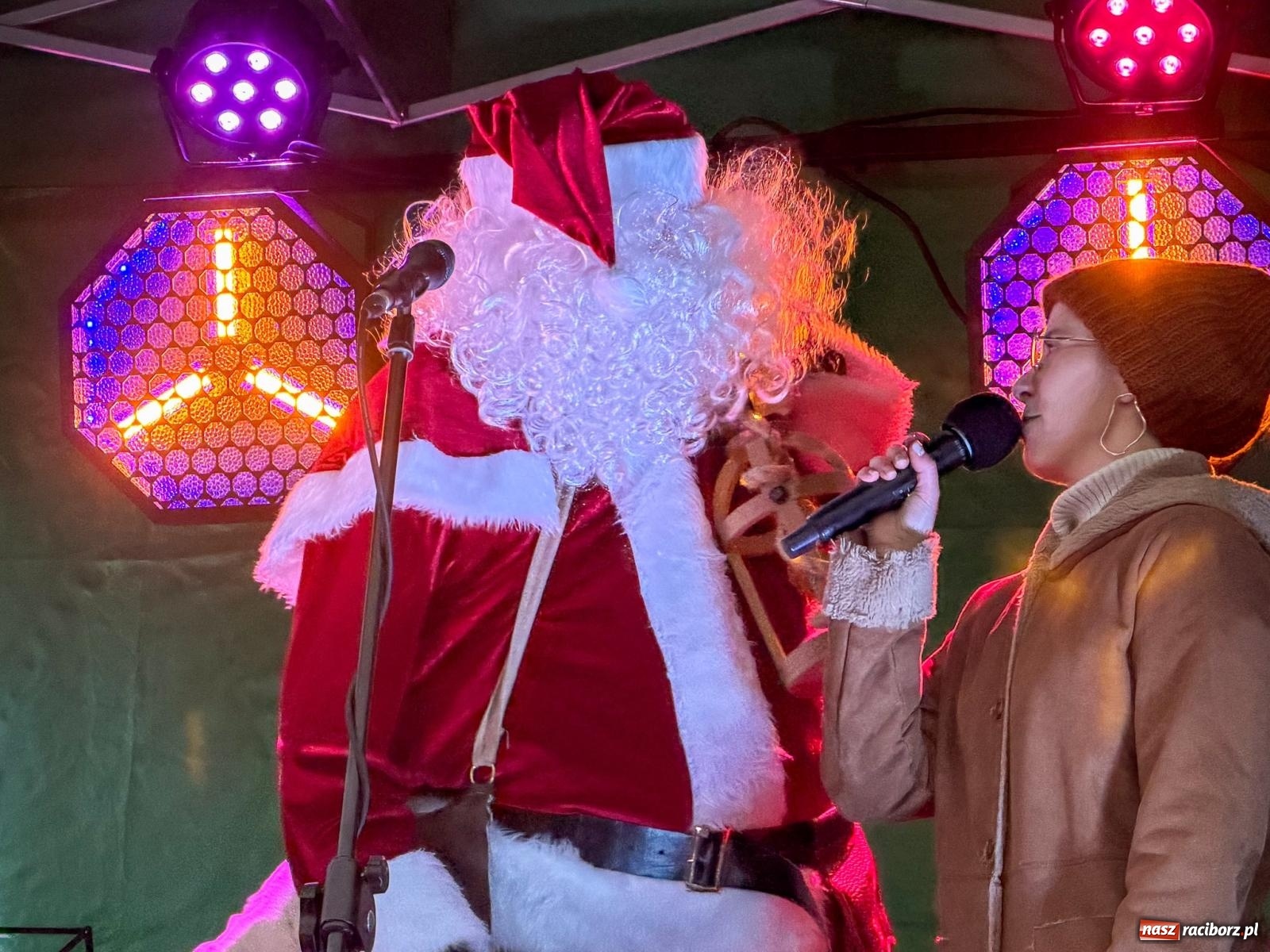 Zdjęcie w galerii na portalu naszraciborz.pl: Jarmark bożonarodzeniowy w Krowiarkach. Rodzinna atmosfera i świąteczne emocje wiadomości z regionu