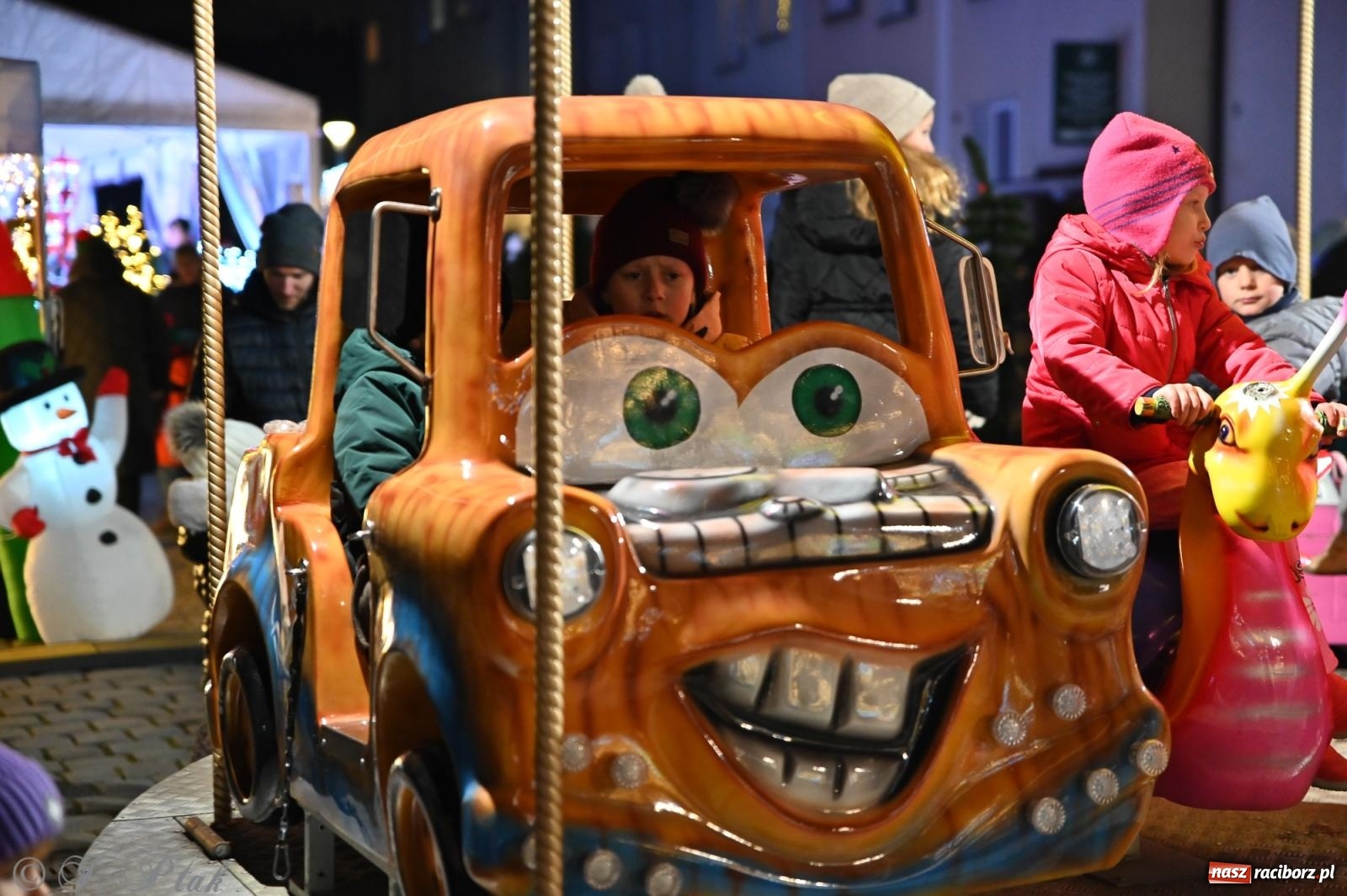 Zdjęcie w galerii na portalu naszraciborz.pl: Perspektywa. Muzyka i atrakcje na raciborskim rynku wiadomości z regionu