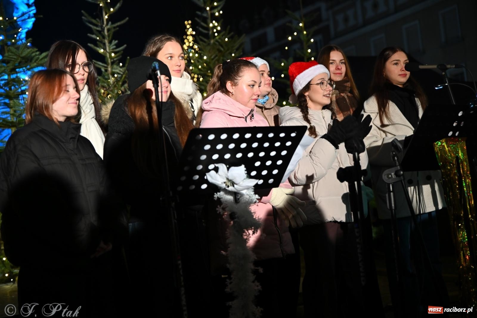 Zdjęcie w galerii na portalu naszraciborz.pl: Perspektywa. Muzyka i atrakcje na raciborskim rynku wiadomości z regionu