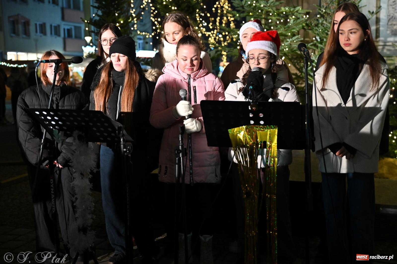Zdjęcie w galerii na portalu naszraciborz.pl: Perspektywa. Muzyka i atrakcje na raciborskim rynku wiadomości z regionu
