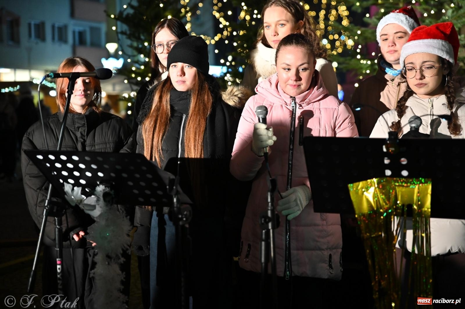 Zdjęcie w galerii na portalu naszraciborz.pl: Perspektywa. Muzyka i atrakcje na raciborskim rynku wiadomości z regionu