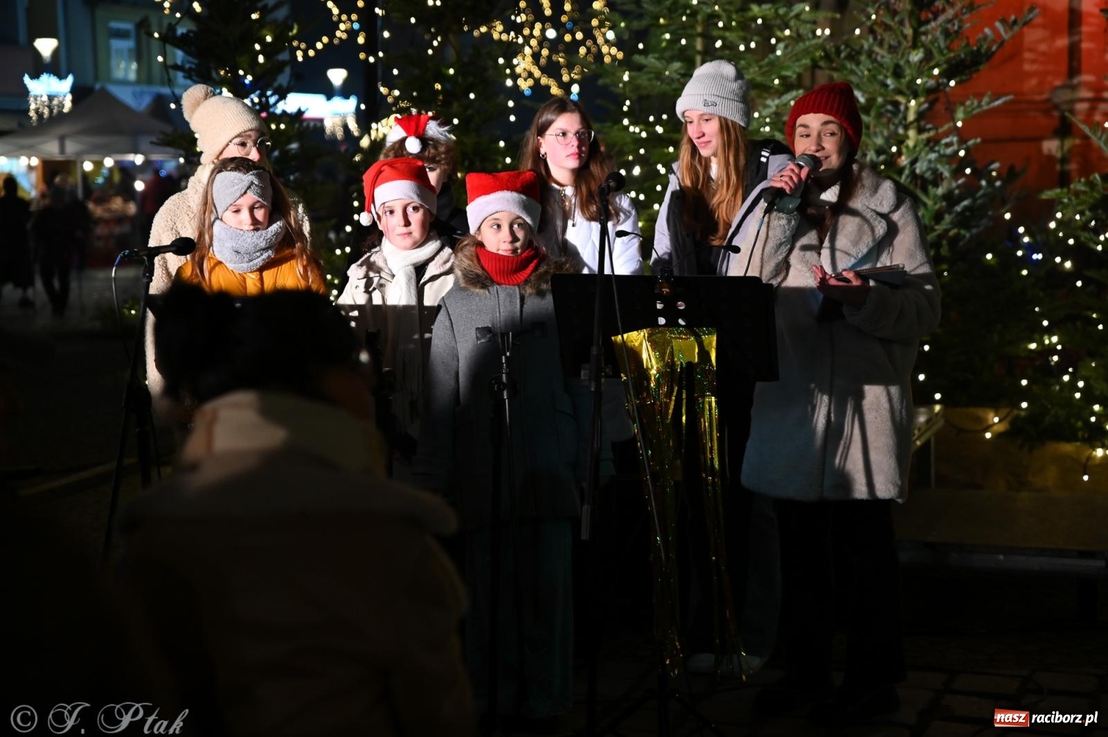 Zdjęcie w galerii na portalu naszraciborz.pl: Perspektywa. Muzyka i atrakcje na raciborskim rynku wiadomości z regionu
