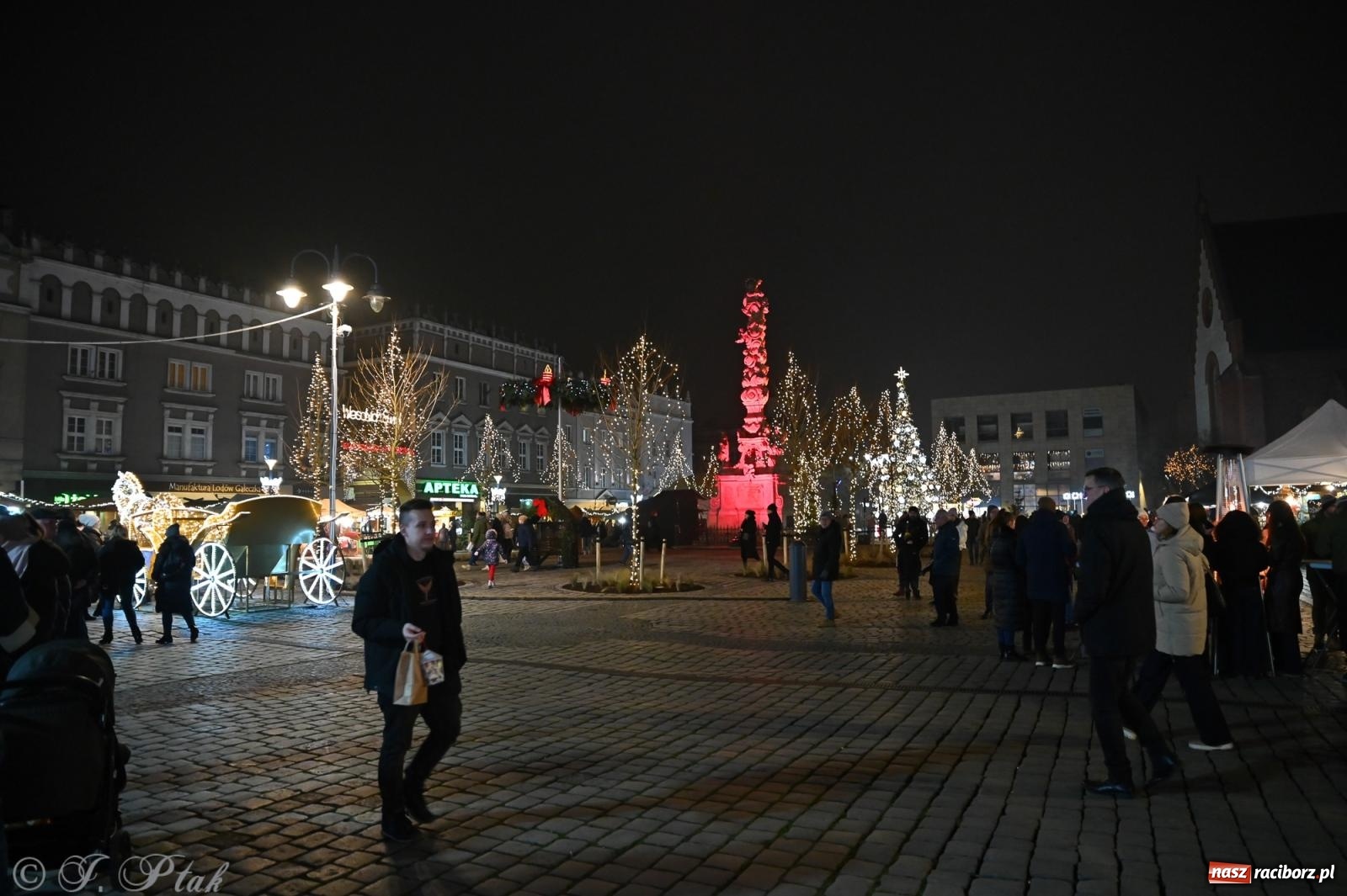 Zdjęcie w galerii na portalu naszraciborz.pl: Perspektywa. Muzyka i atrakcje na raciborskim rynku wiadomości z regionu