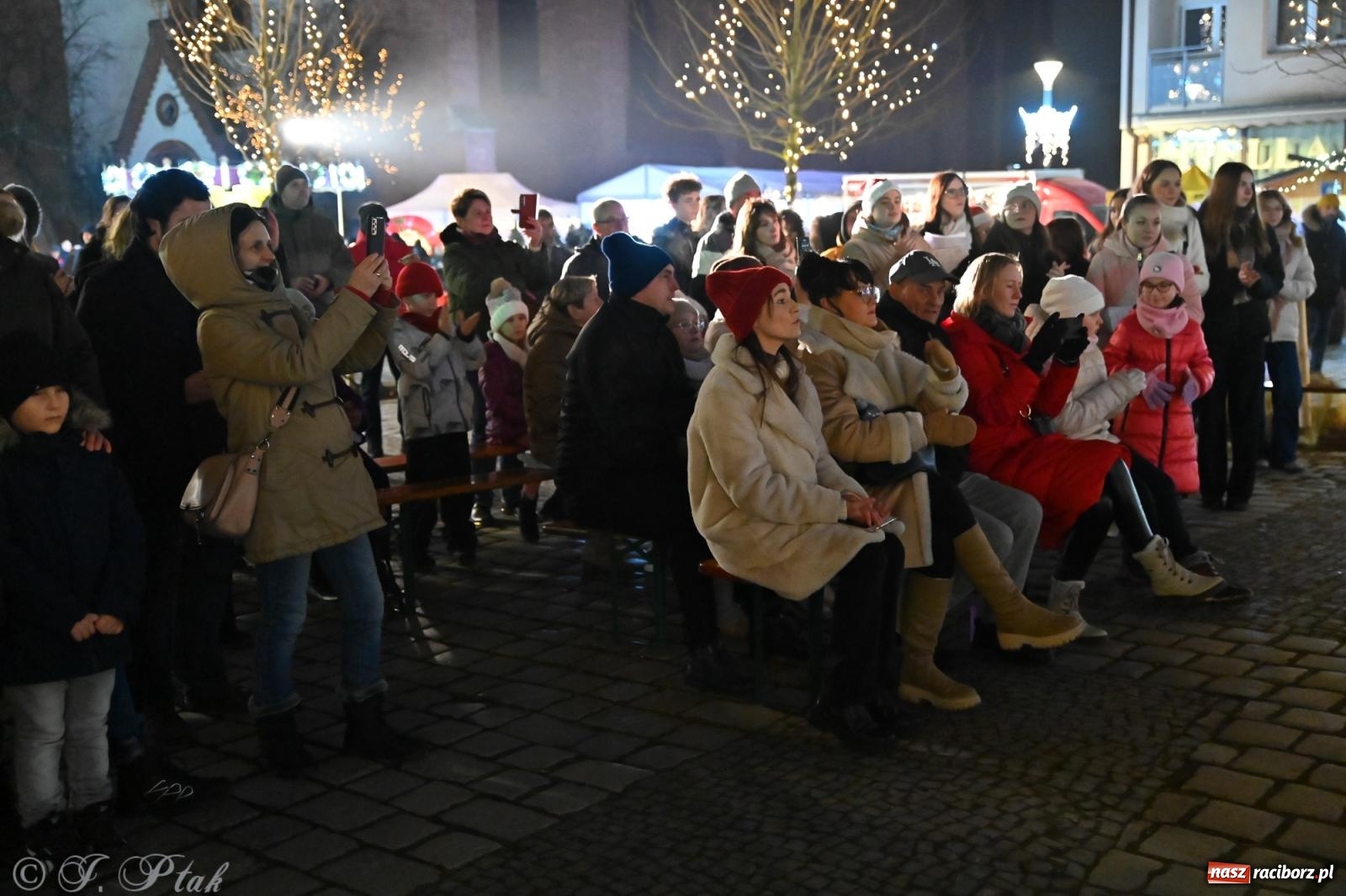 Zdjęcie w galerii na portalu naszraciborz.pl: Perspektywa. Muzyka i atrakcje na raciborskim rynku wiadomości z regionu